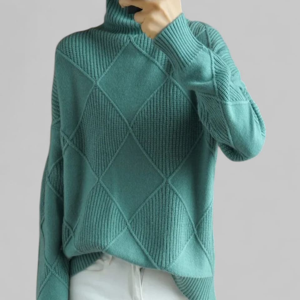 Nora Women's Loose Roll-Neck Jumper
